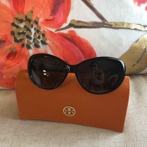 BEAUTIFULL ❤️ TORY BURCH SUNGLASSES